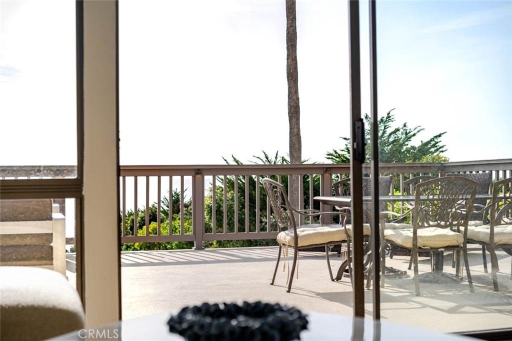 11813 Ellice Street - Photo 33