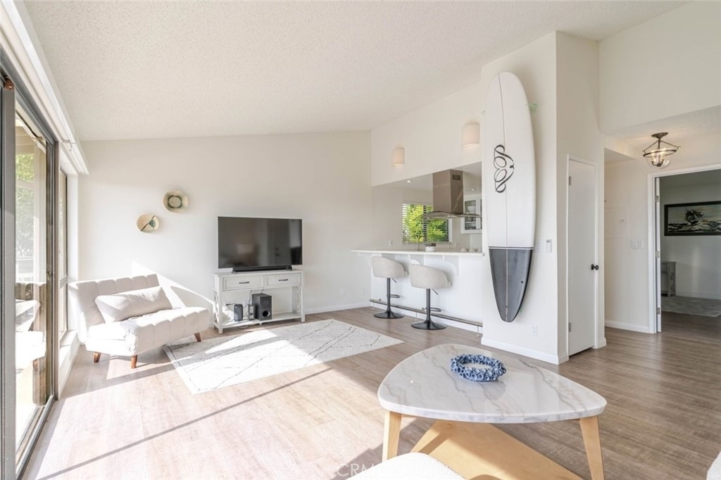 11813 Ellice Street - Photo 15