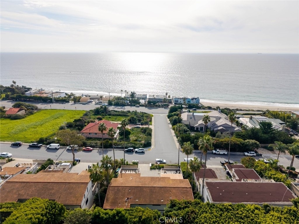 11813 Ellice Street - Photo 4