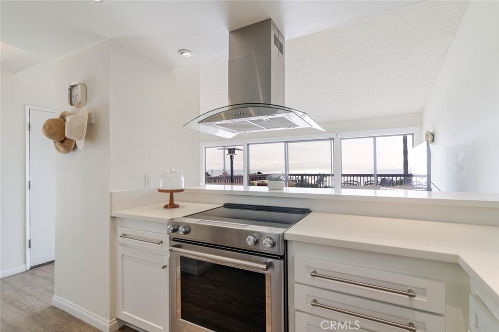 11813 Ellice Street - Photo 13