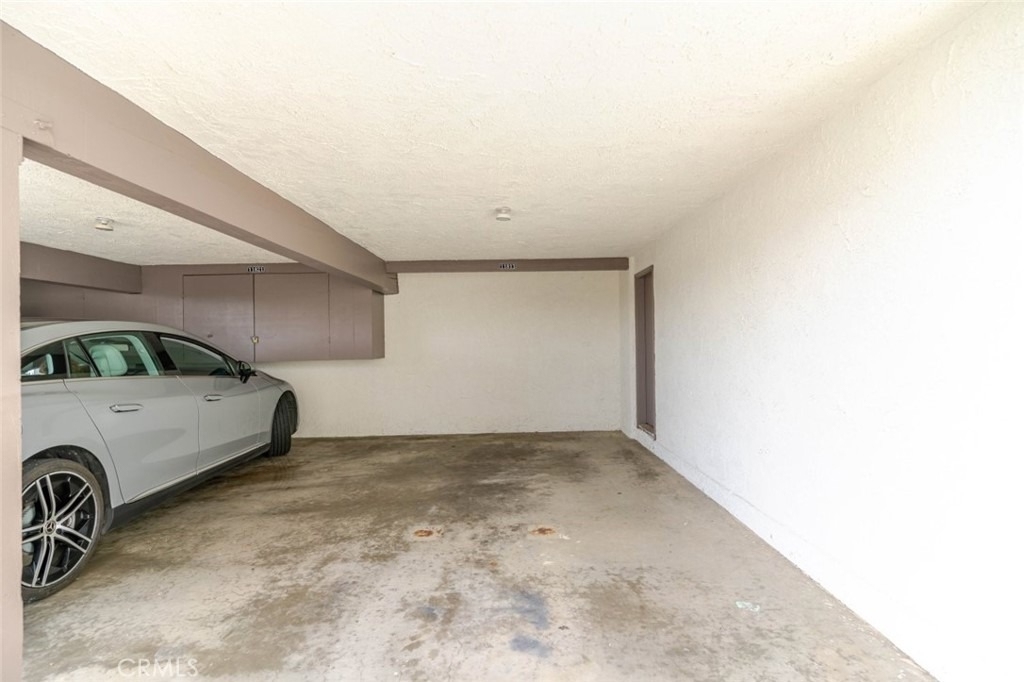 11813 Ellice Street - Photo 36