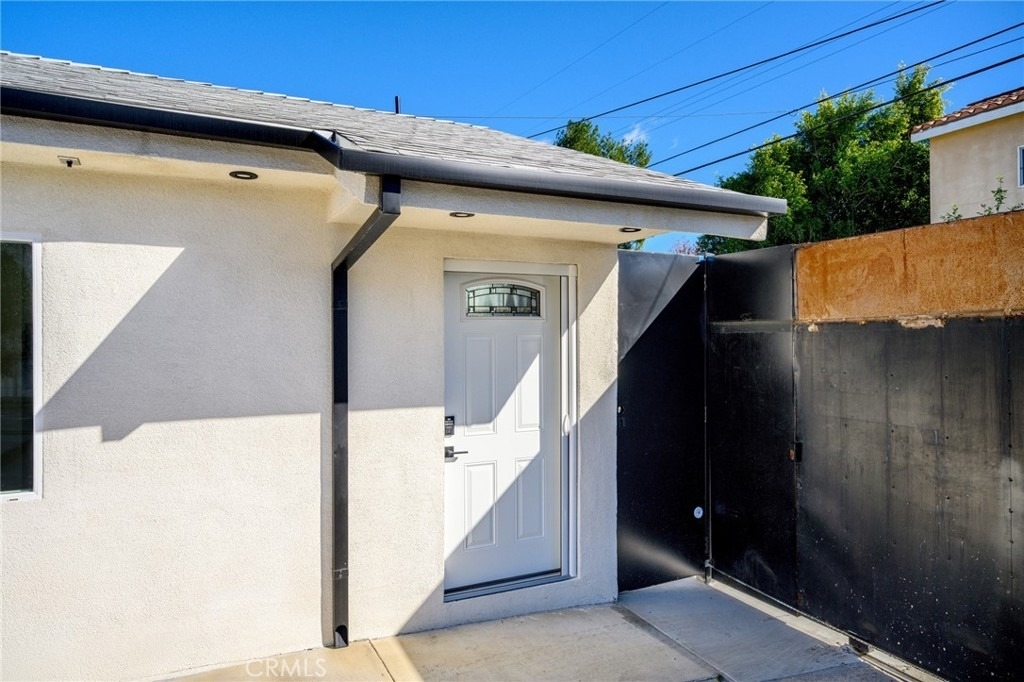 14298 Van Nuys Blvd - Photo 2