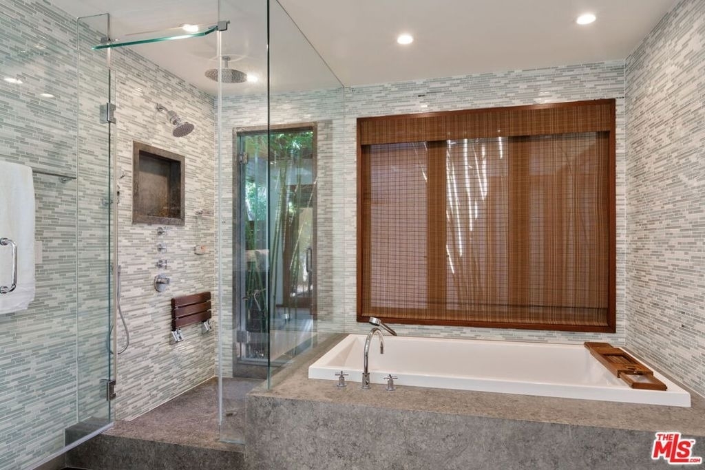 1125 Napoli Drive - Photo 14