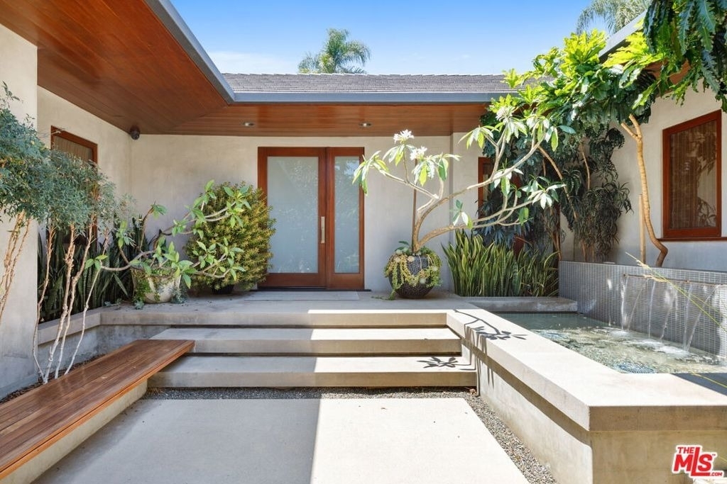 1125 Napoli Drive - Photo 5