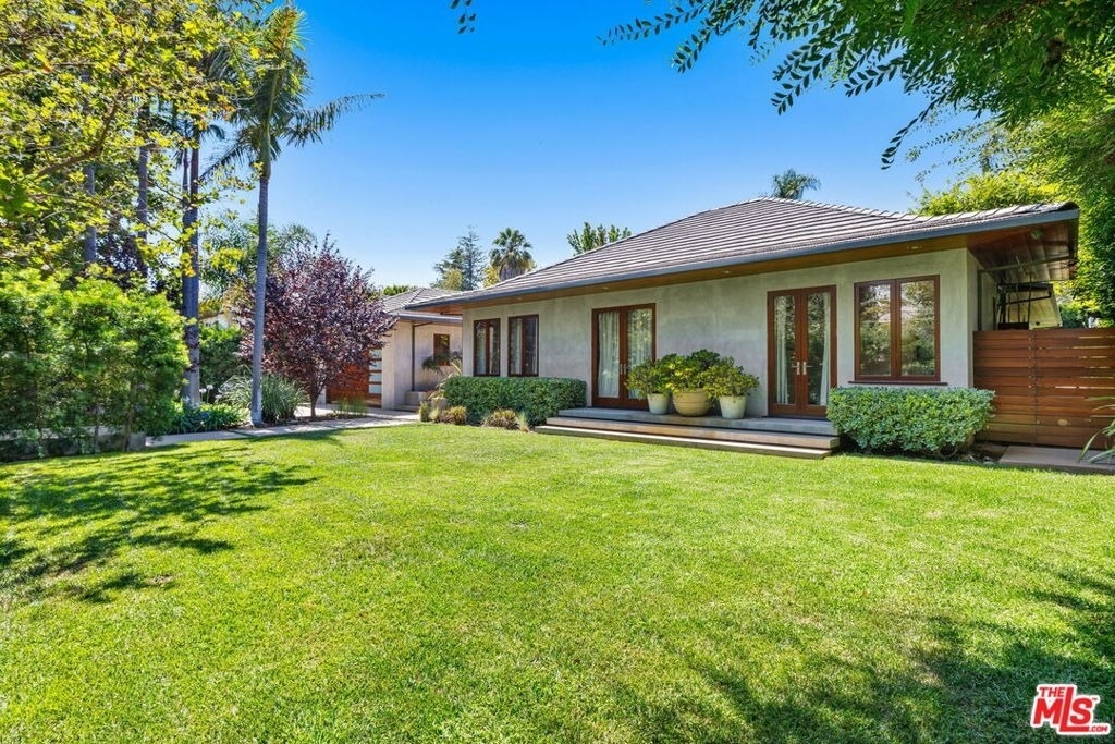 1125 Napoli Drive - Photo 1