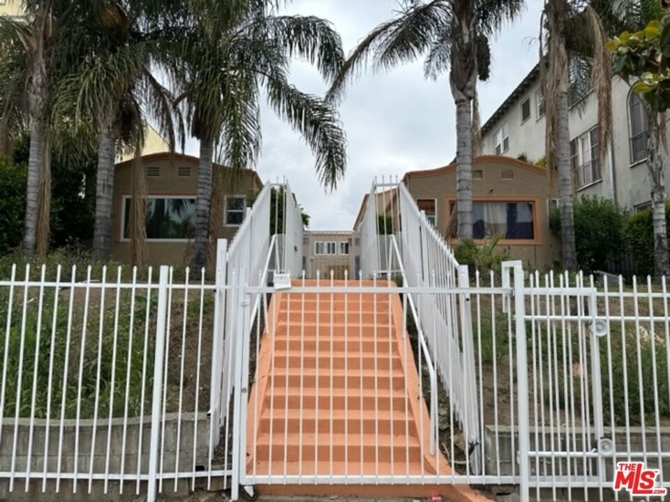 836 S Catalina Street - Photo 3