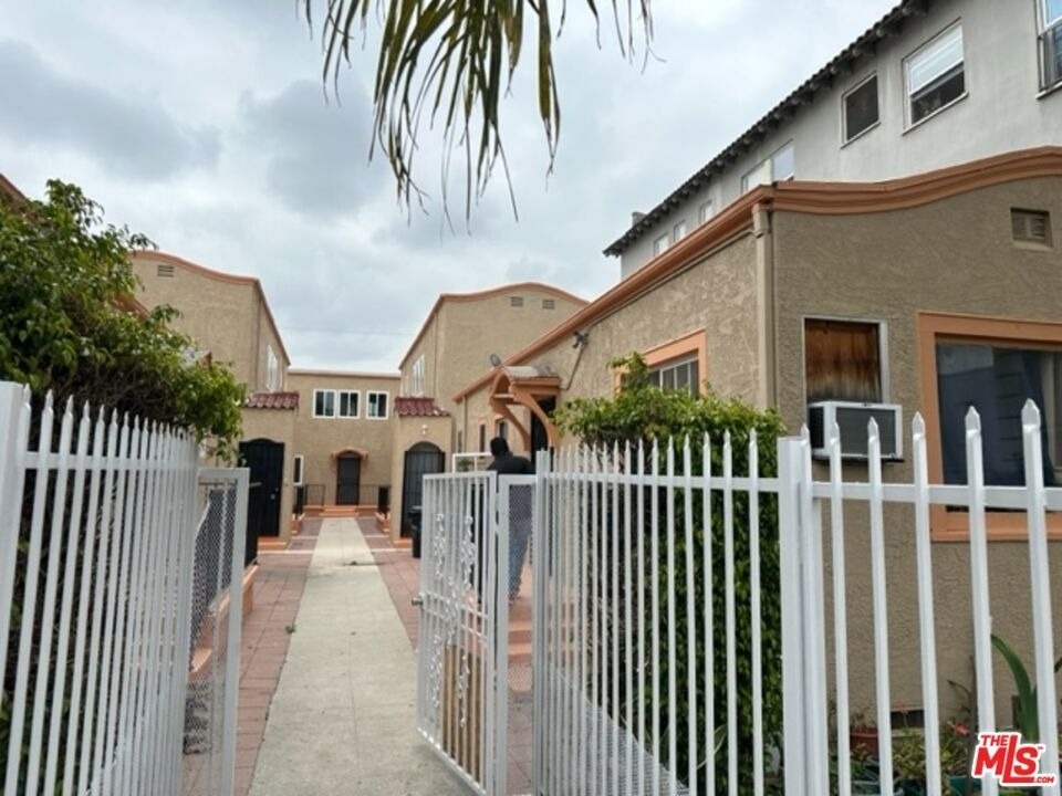 836 S Catalina Street - Photo 1