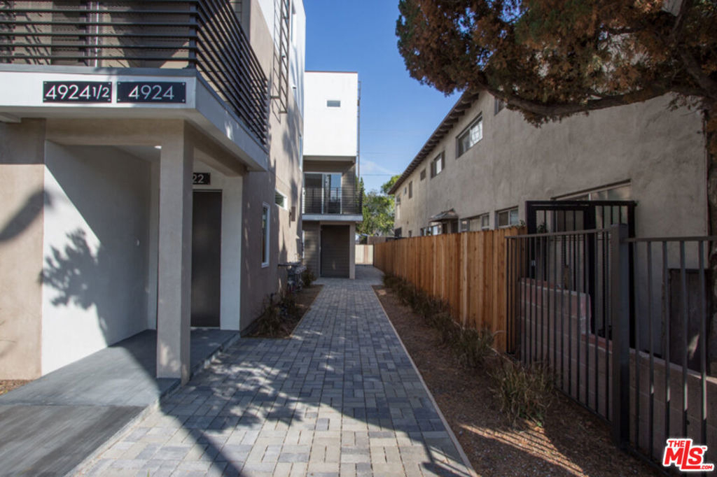 4924 Laurel Canyon - Photo 3