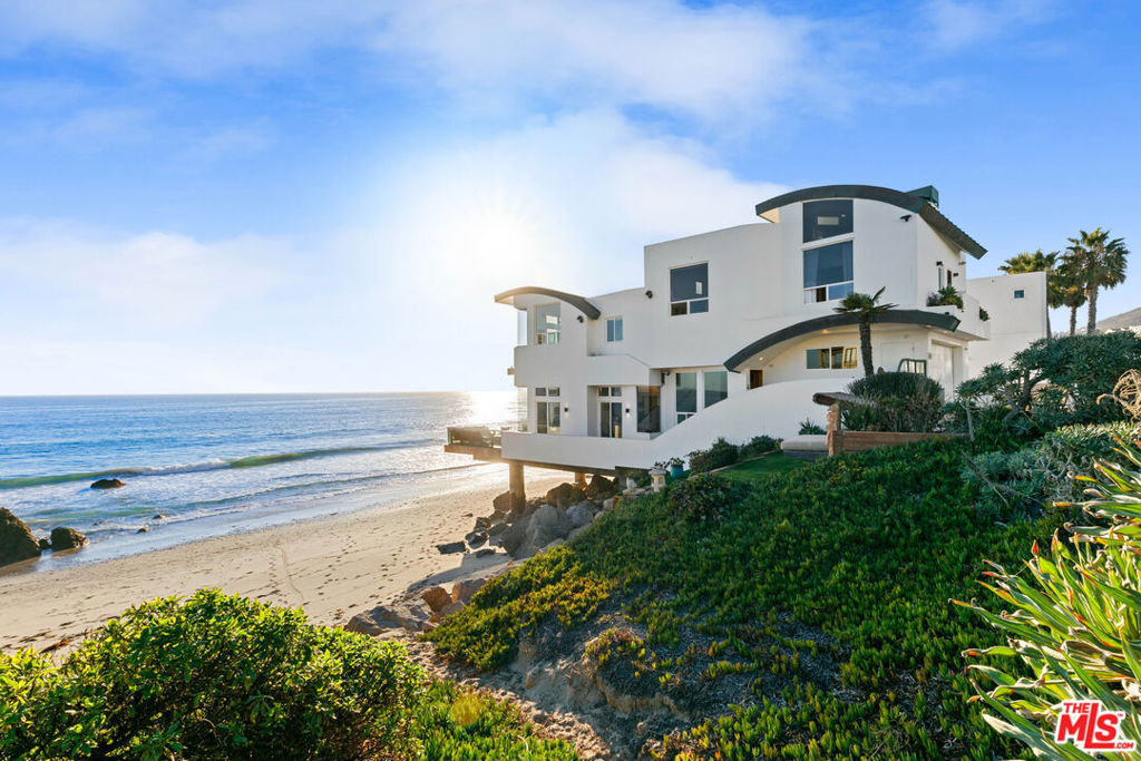 31626 Sea Level Drive - Photo 0
