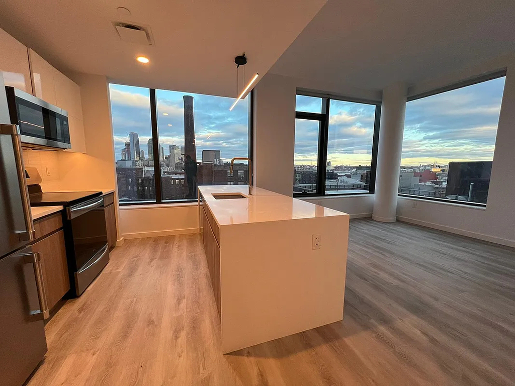 87 Commercial Street - Photo 3