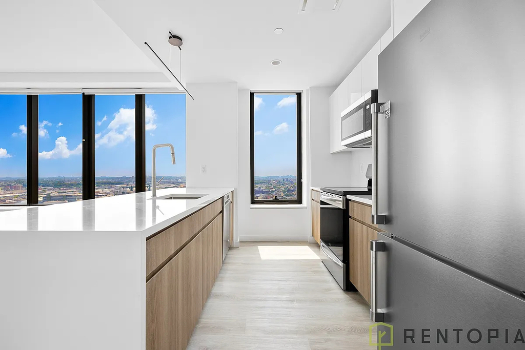 87 Commercial Street - Photo 3