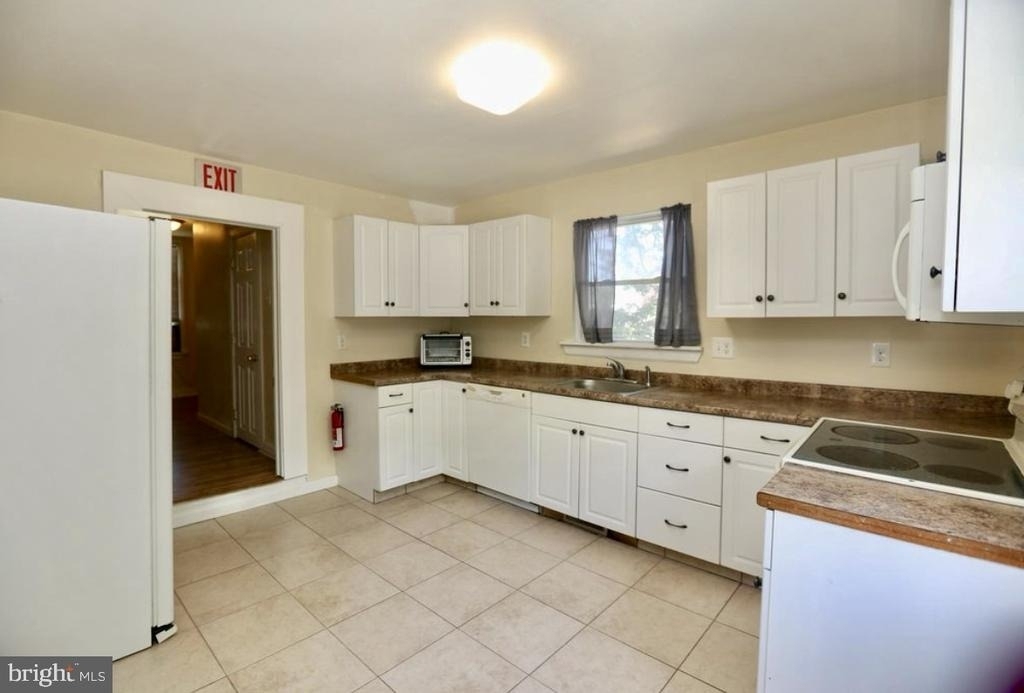 310 Ellis Street - Photo 1
