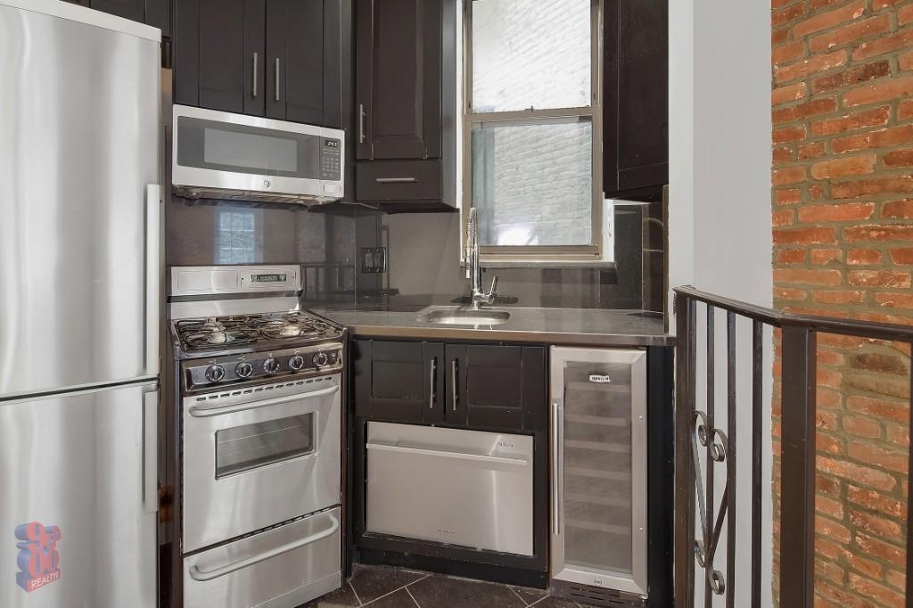 Copy of 250 Mott Street, Unit 4 - Photo 3