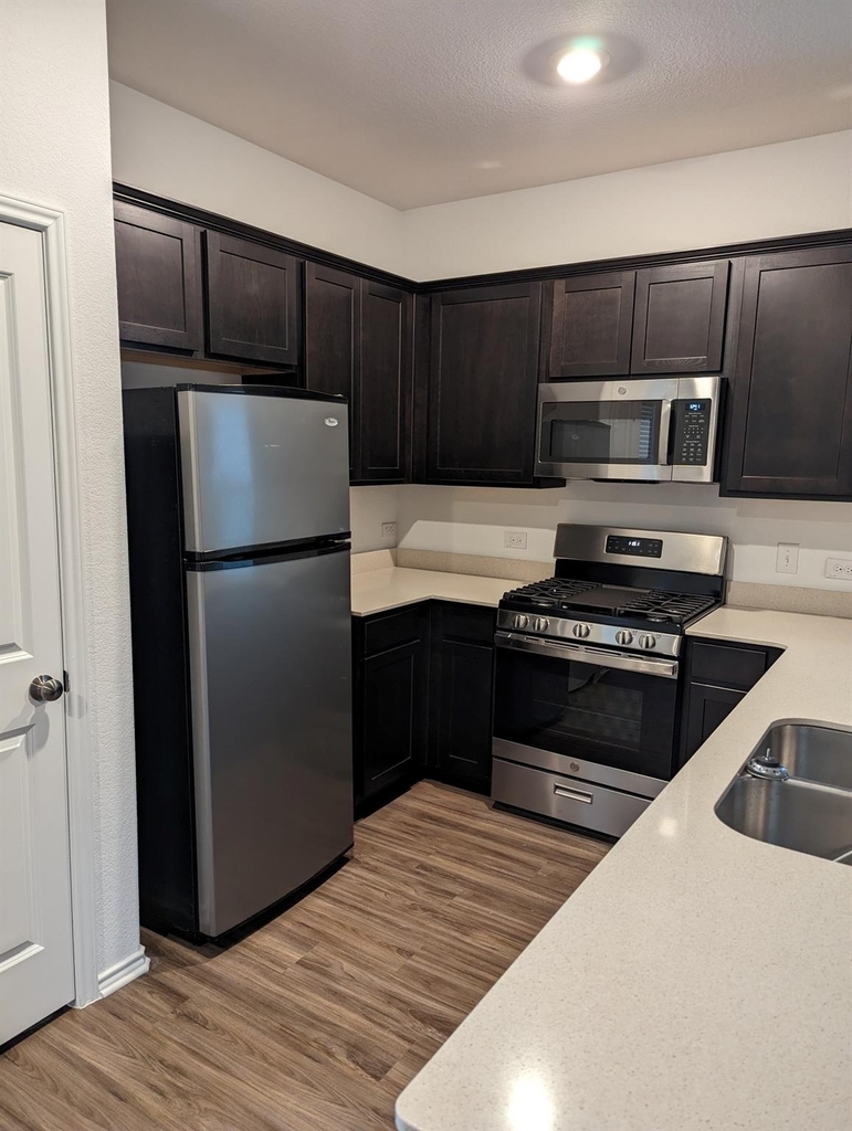 415 Halfmoon Dr - Photo 4