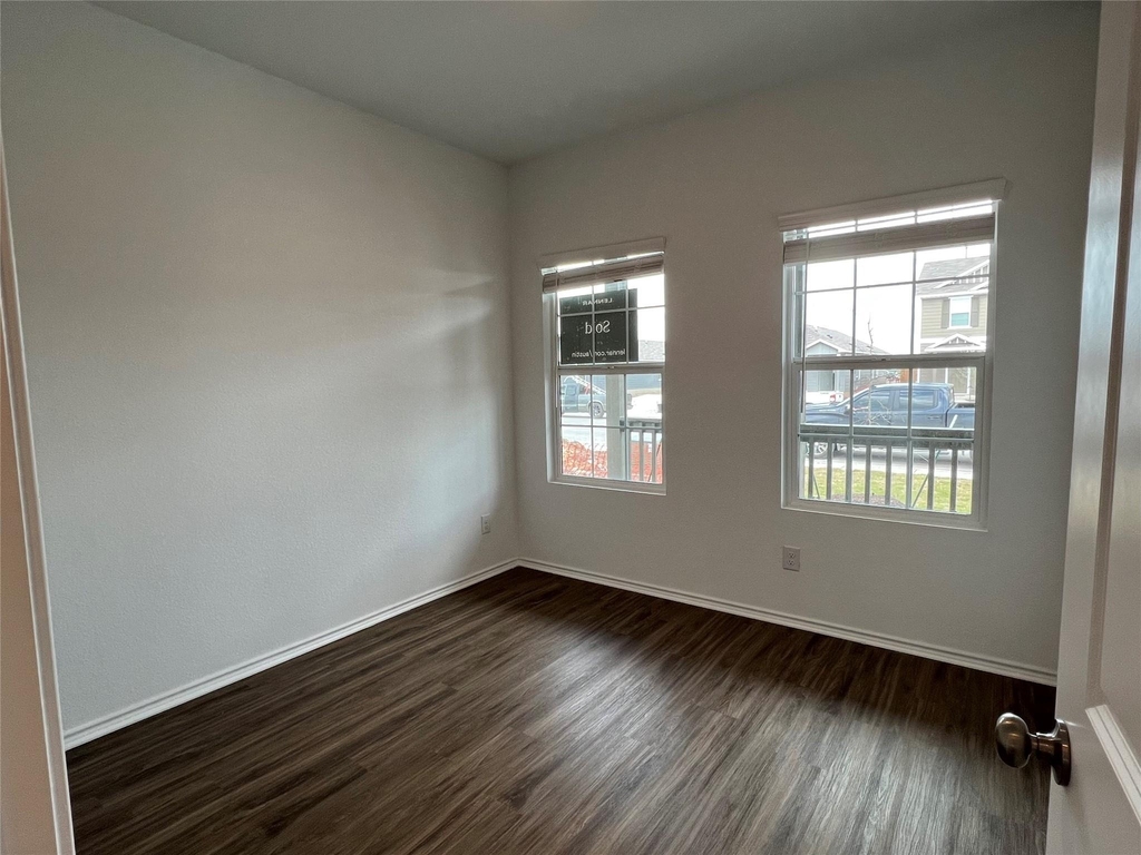 415 Halfmoon Dr - Photo 9