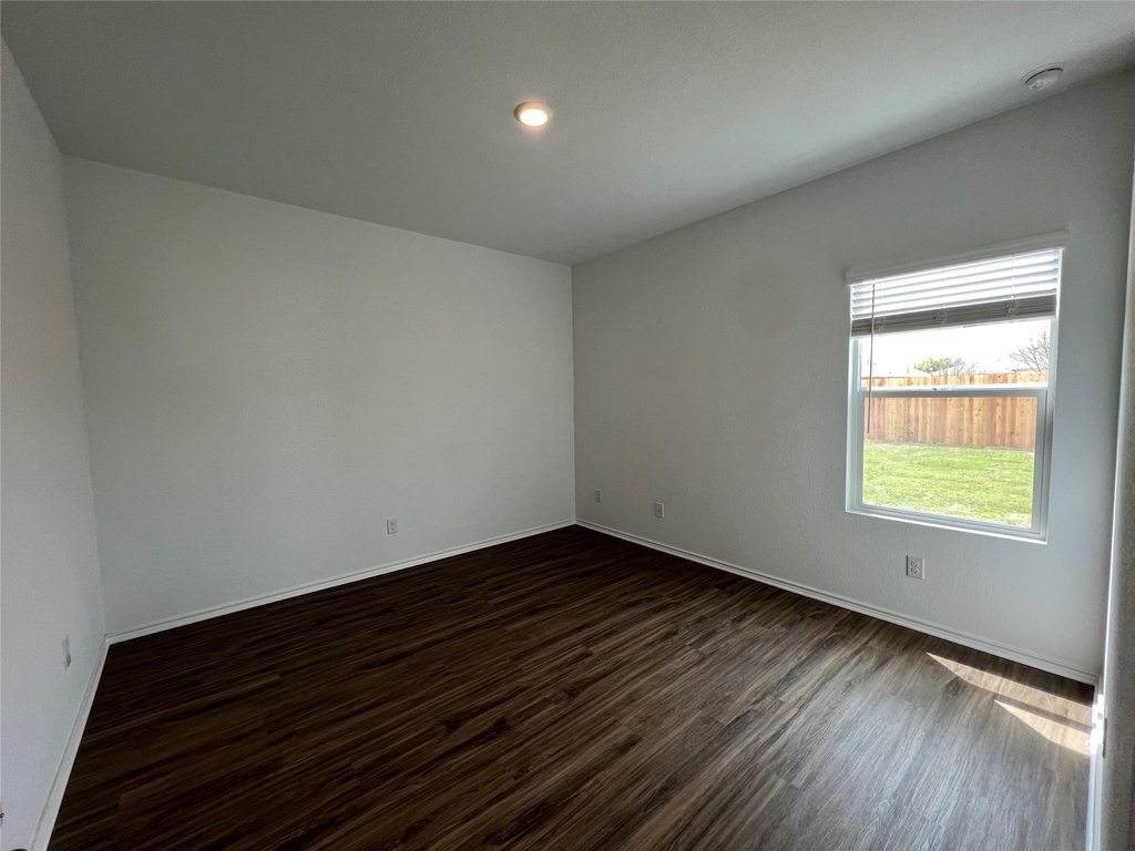 415 Halfmoon Dr - Photo 5