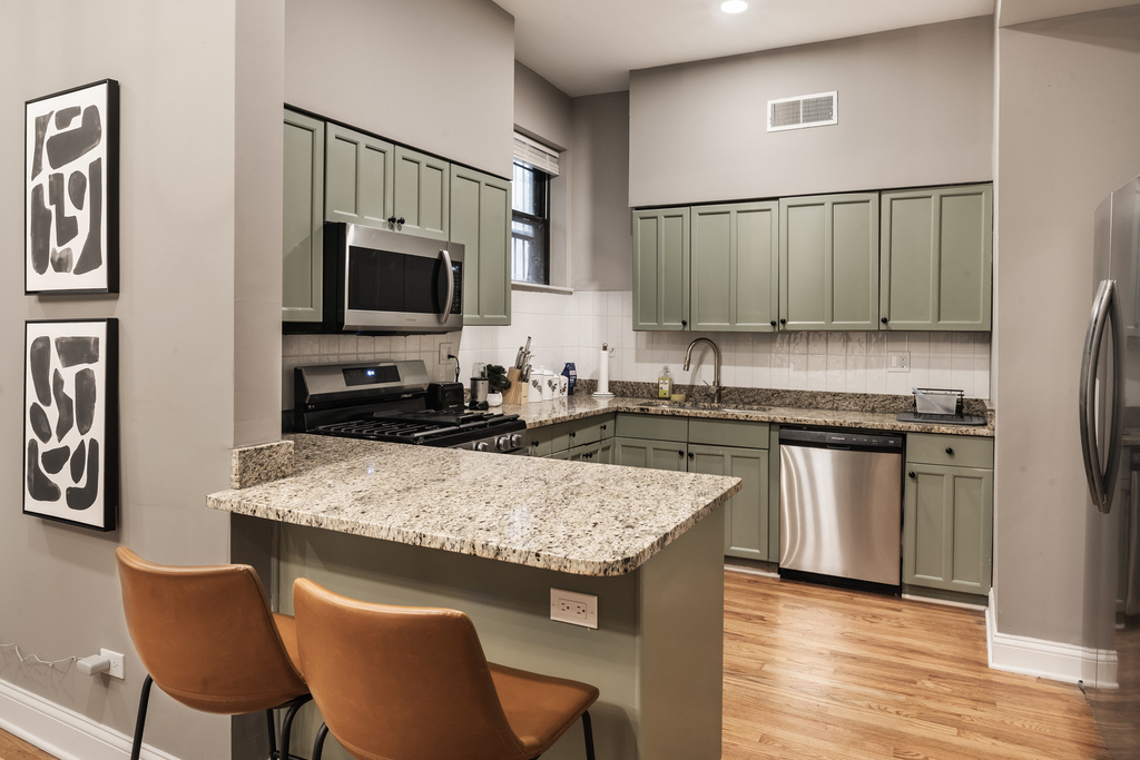 5017 S Drexel Boulevard - Photo 3