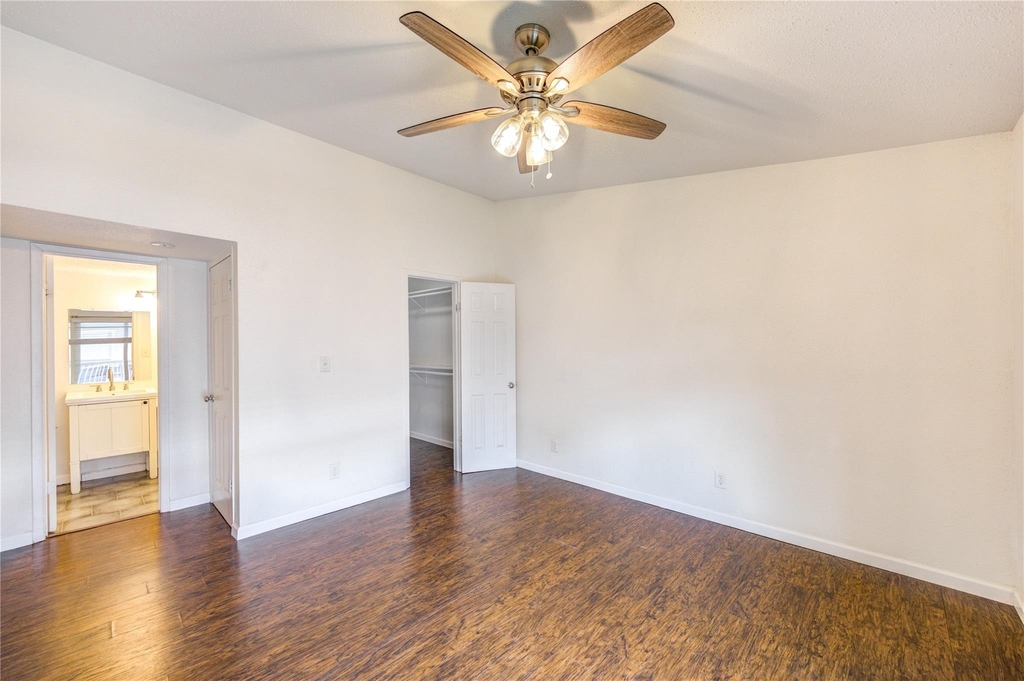 2120 Wilcrest Drive - Photo 23