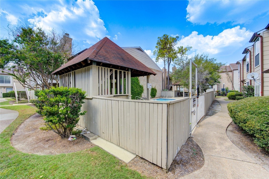 2120 Wilcrest Drive - Photo 3