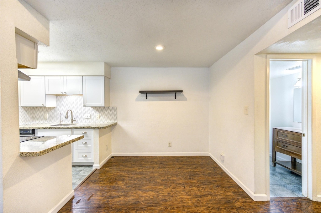 2120 Wilcrest Drive - Photo 31
