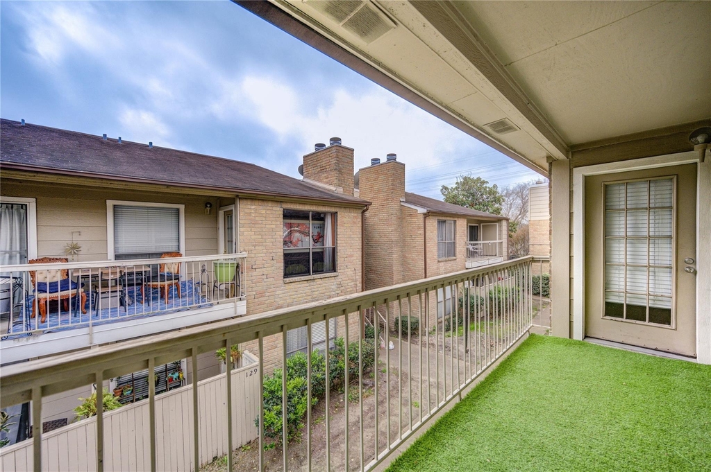 2120 Wilcrest Drive - Photo 9