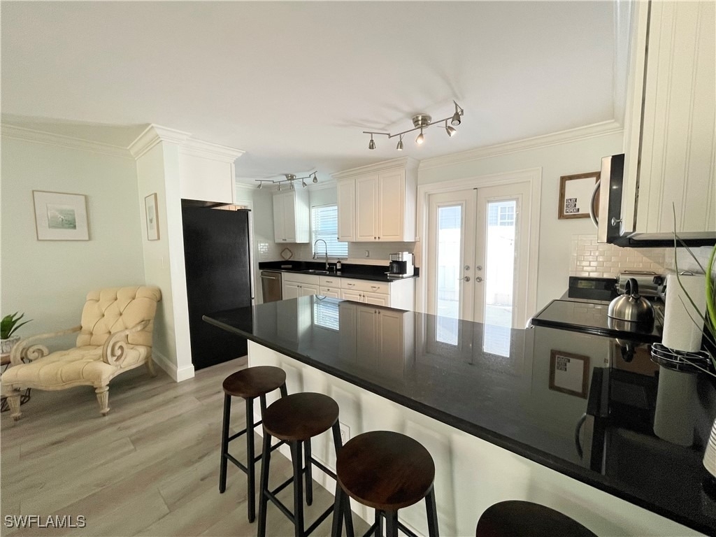 905 13th Street N - Photo 5