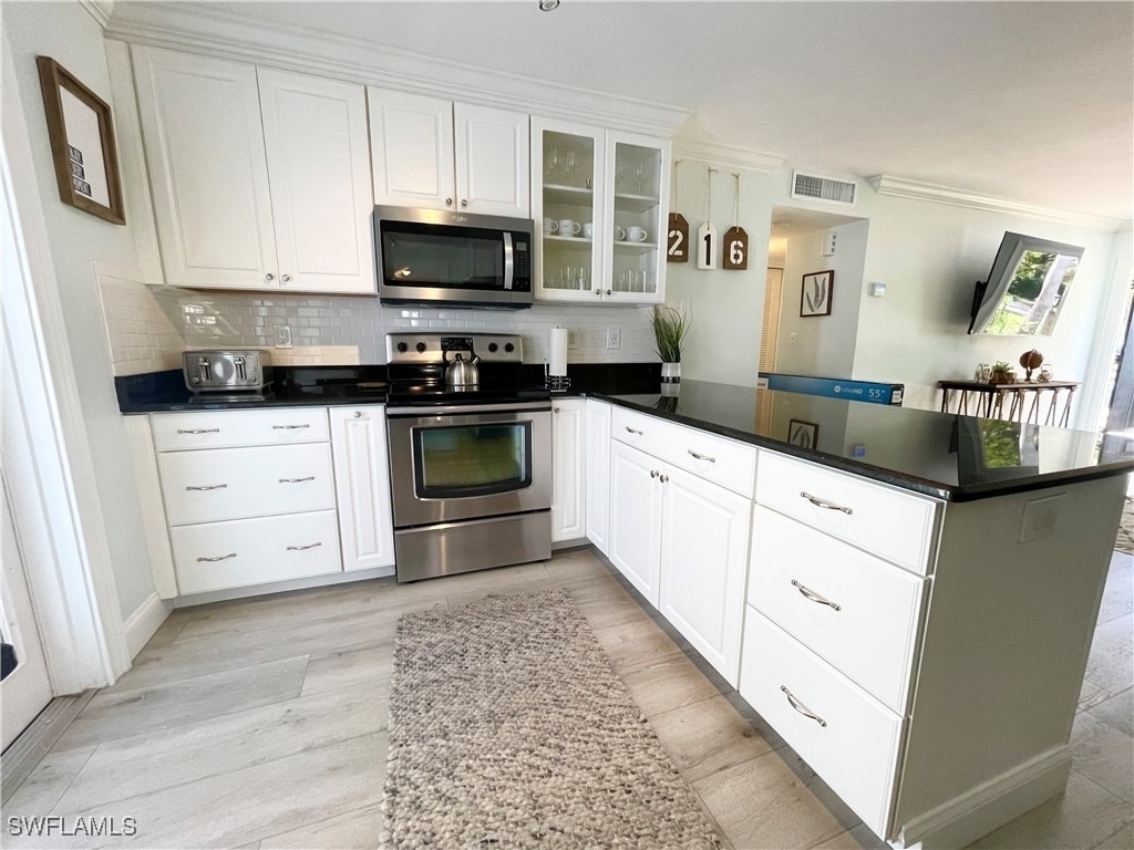 905 13th Street N - Photo 4