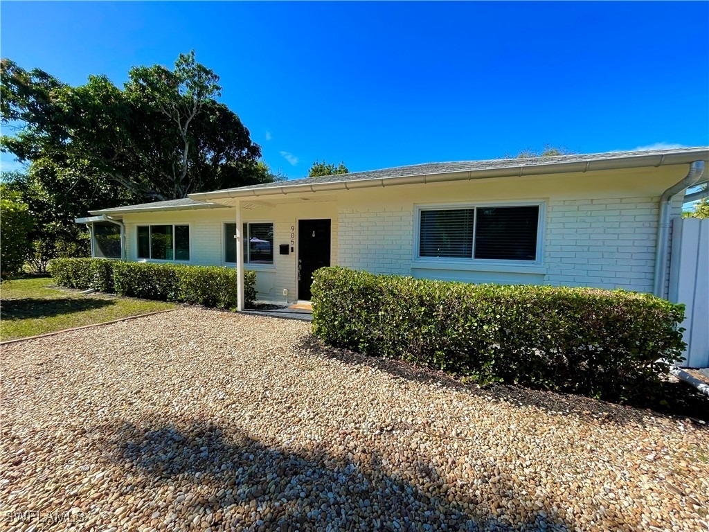 905 13th Street N - Photo 1