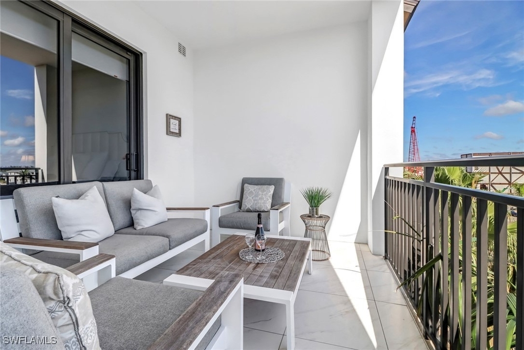 1135 3rd Avenue S - Photo 4