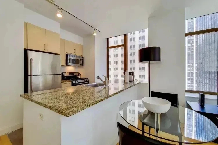Hanover Square - Photo 1
