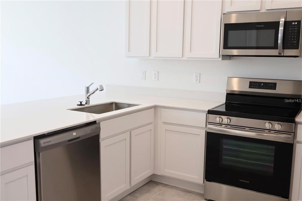 2452 Skyline Loop - Photo 3