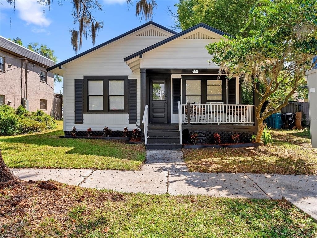 412 E Harwood Street - Photo 1