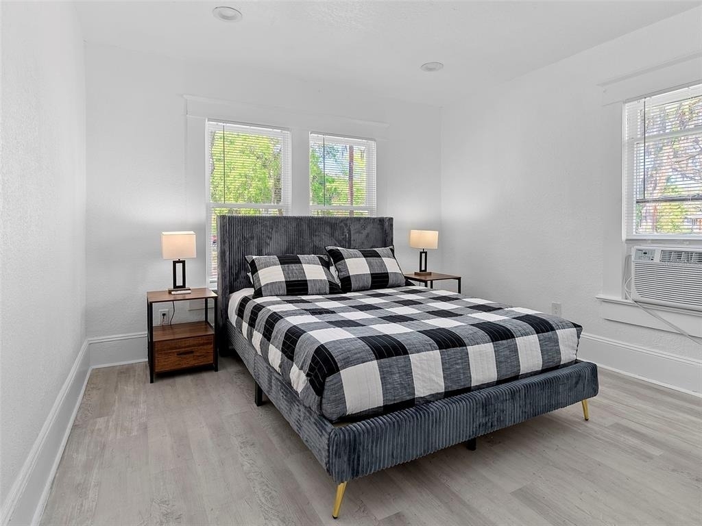 412 E Harwood Street - Photo 12