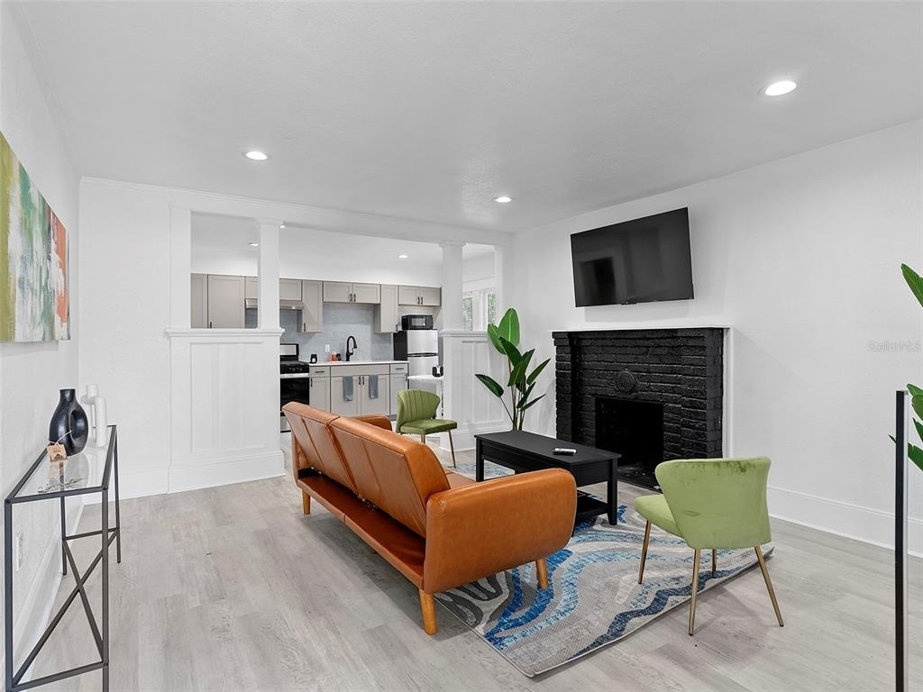 412 E Harwood Street - Photo 4
