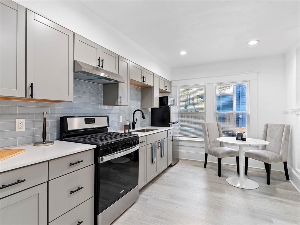 412 E Harwood Street - Photo 7