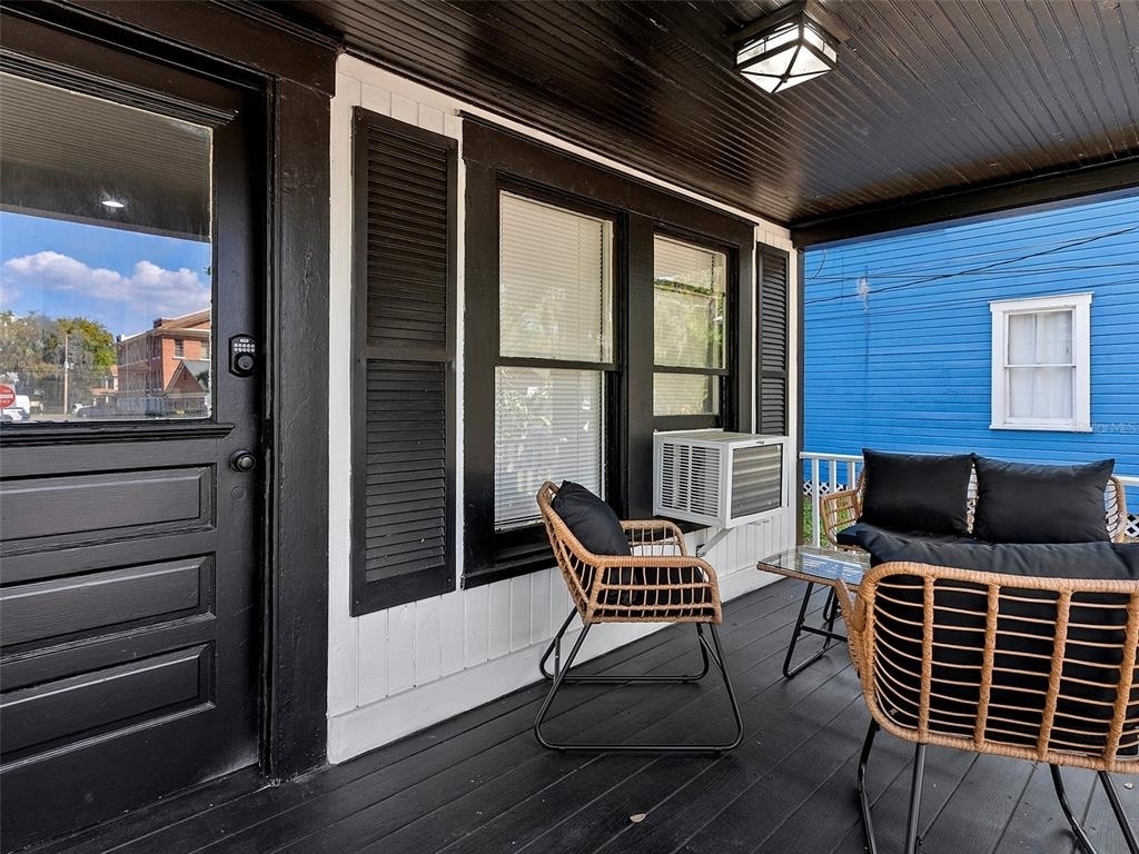 412 E Harwood Street - Photo 2