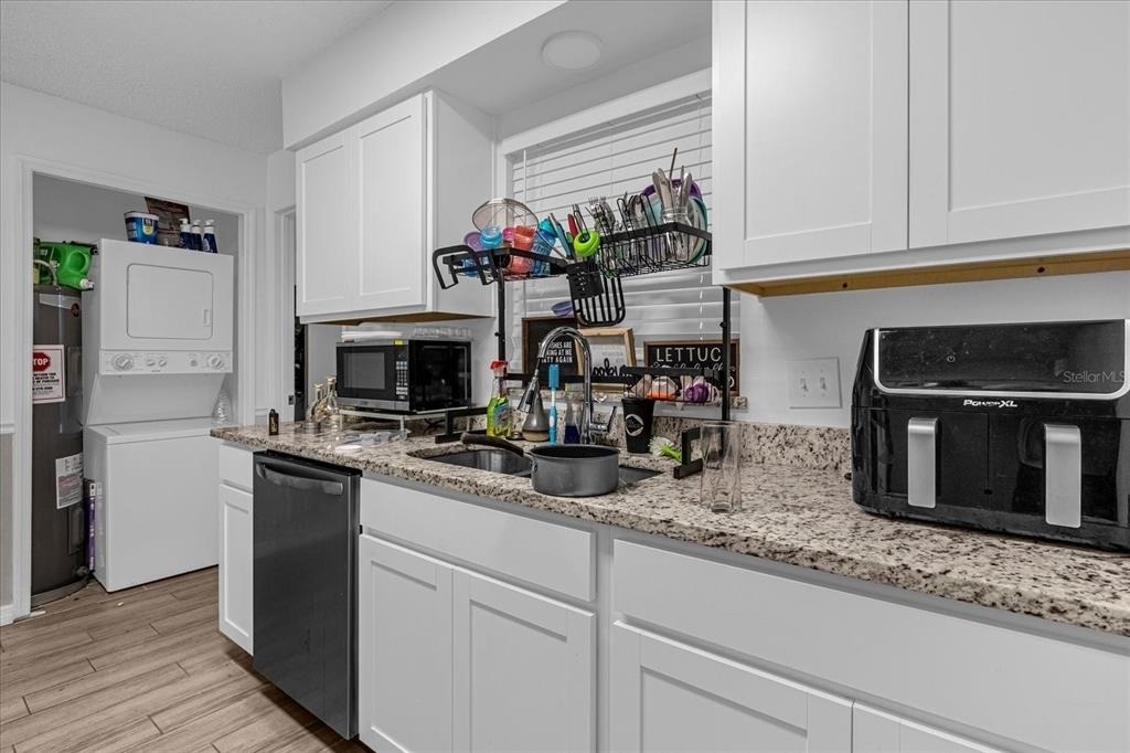 1267 Woodman Way - Photo 13