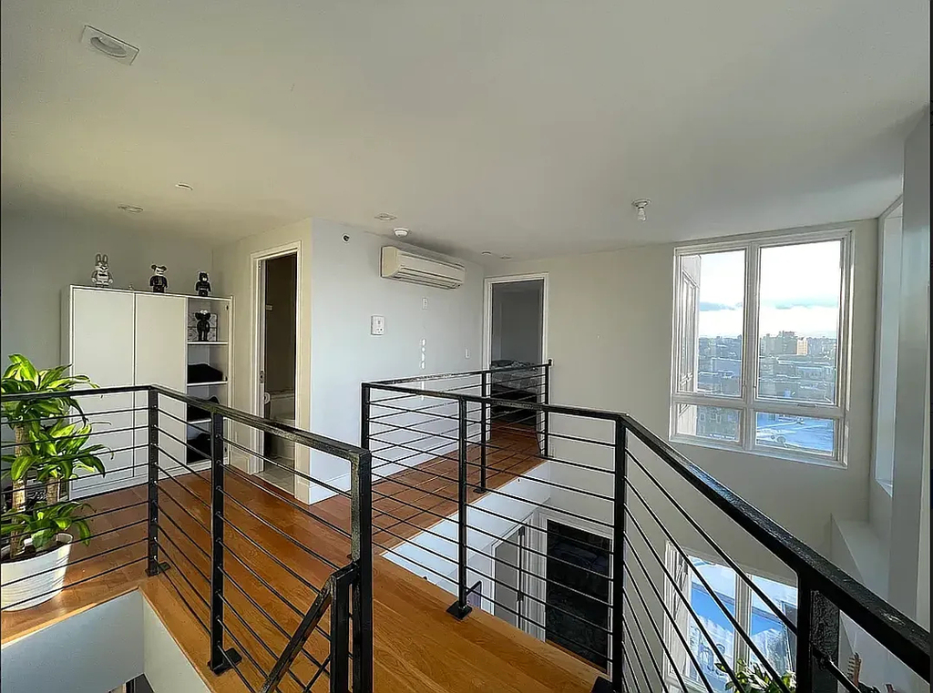 1433 Dekalb Avenue - Photo 2