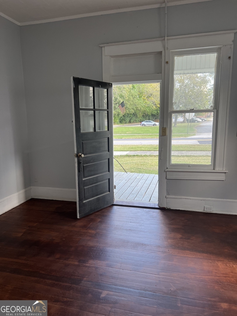 92 Woodlawn Avenue - Photo 2