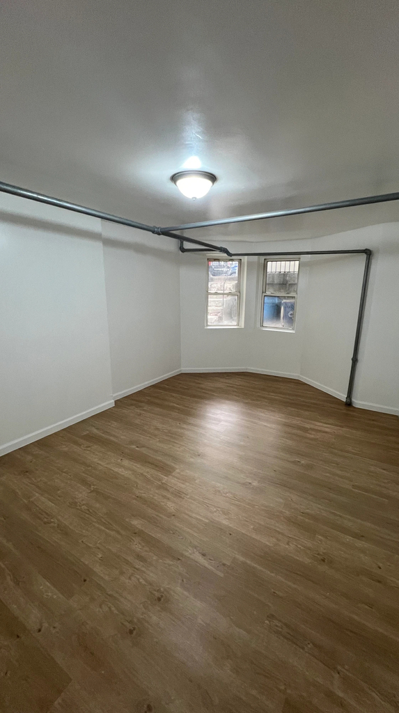 2312 Hughes Avenue - Photo 6