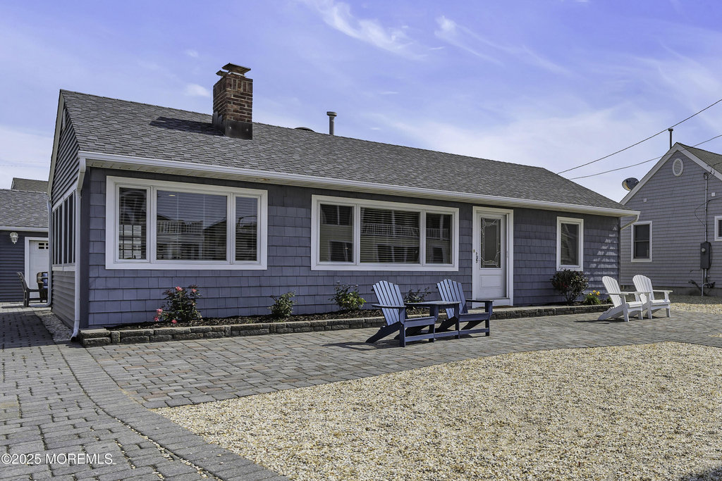 5 Dover Avenue - Photo 2