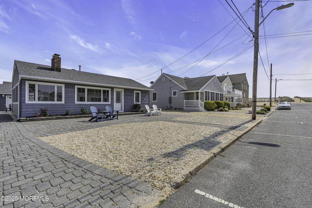 5 Dover Avenue - Photo 1