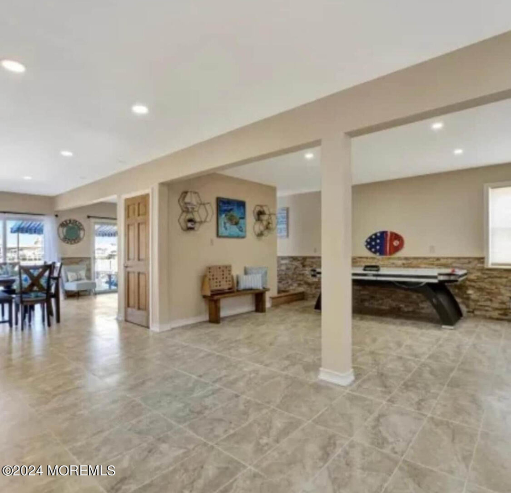 18 Harborside Drive E - Photo 1