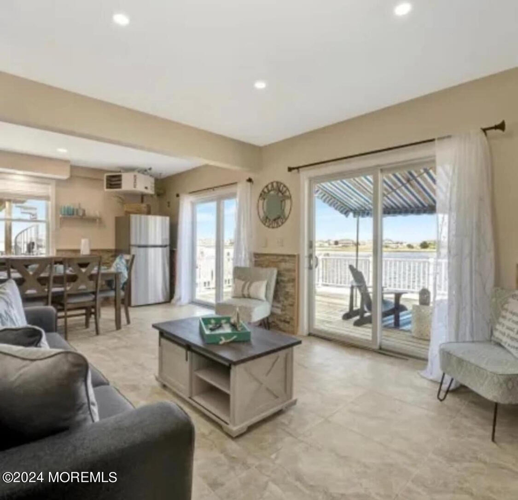 18 Harborside Drive E - Photo 3