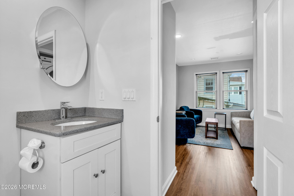 27 Arnold Avenue - Photo 17