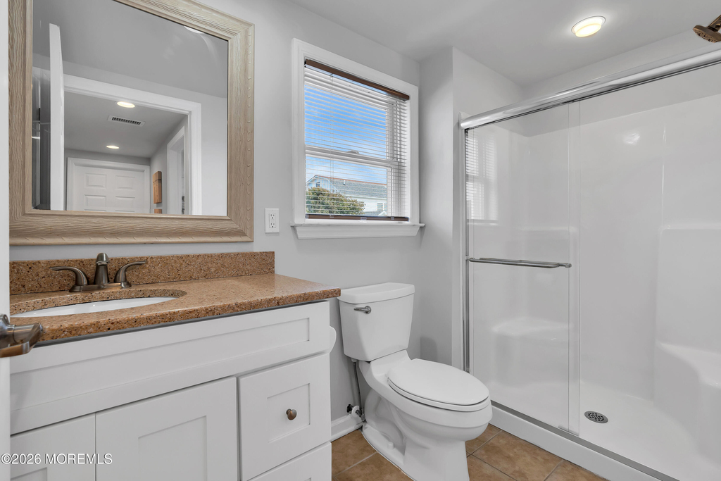 27 Arnold Avenue - Photo 38