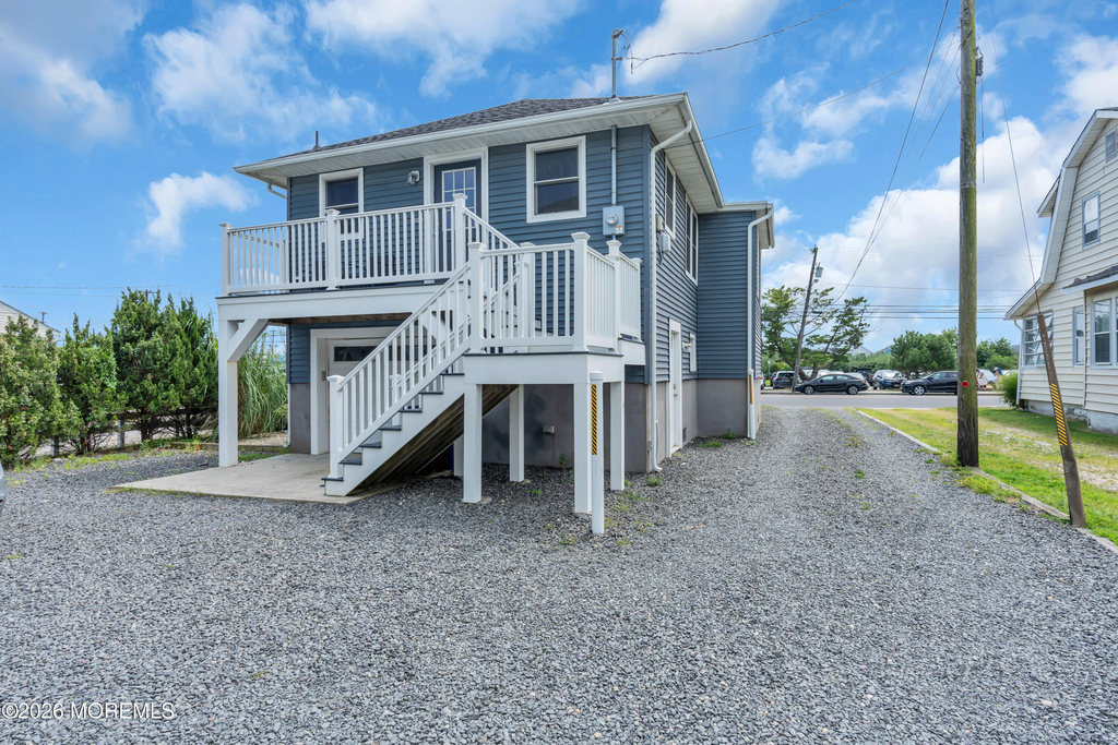 27 Arnold Avenue - Photo 33