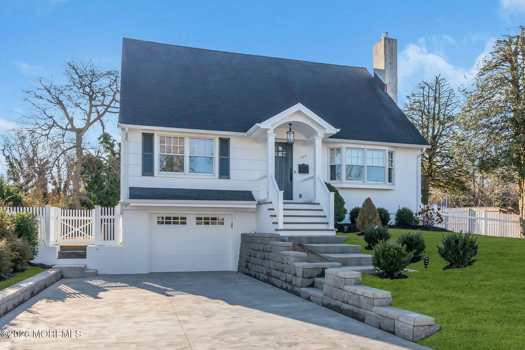 723 Pitney Drive - Photo 2