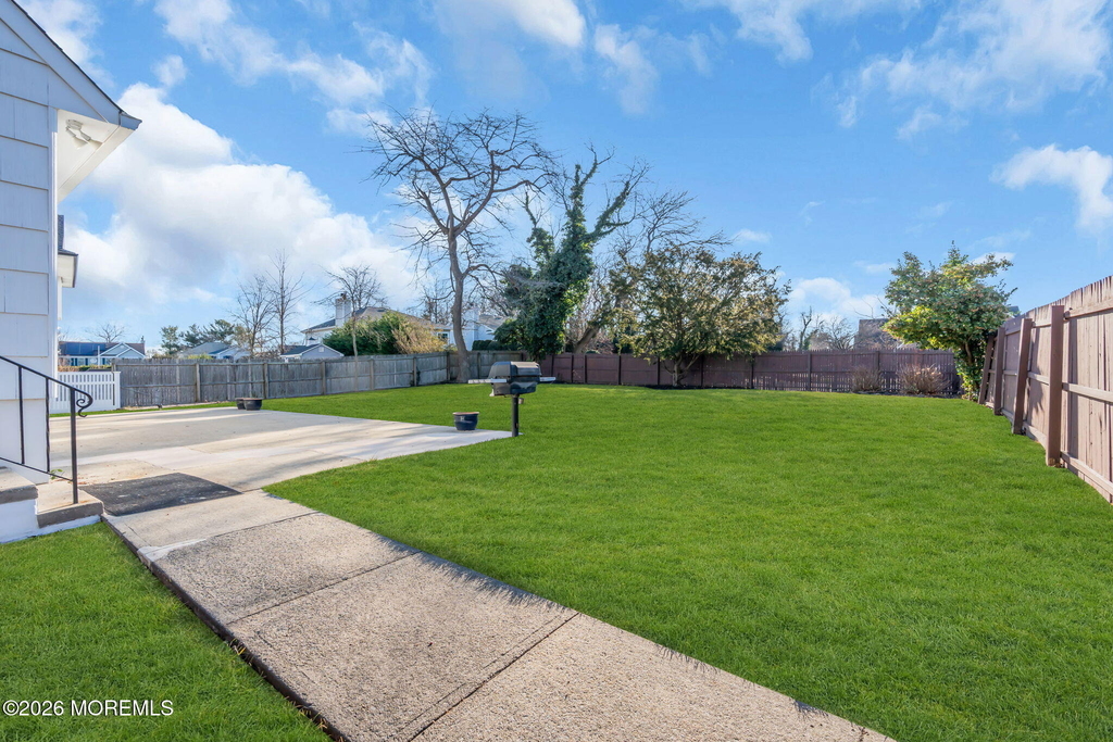 723 Pitney Drive - Photo 27