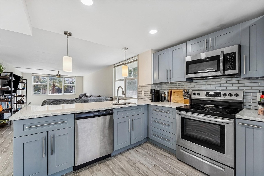 201 N Ocean Boulevard - Photo 0